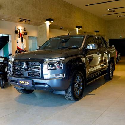 MITSUBISHI TRITON 2.4 BITURBO DIESEL CD HPE 4X4 AUTOMÁTICO MITSUBISHI TRITON 2.4 BITURBO DIESEL CD HPE 4X4 AUTOMÁTICO